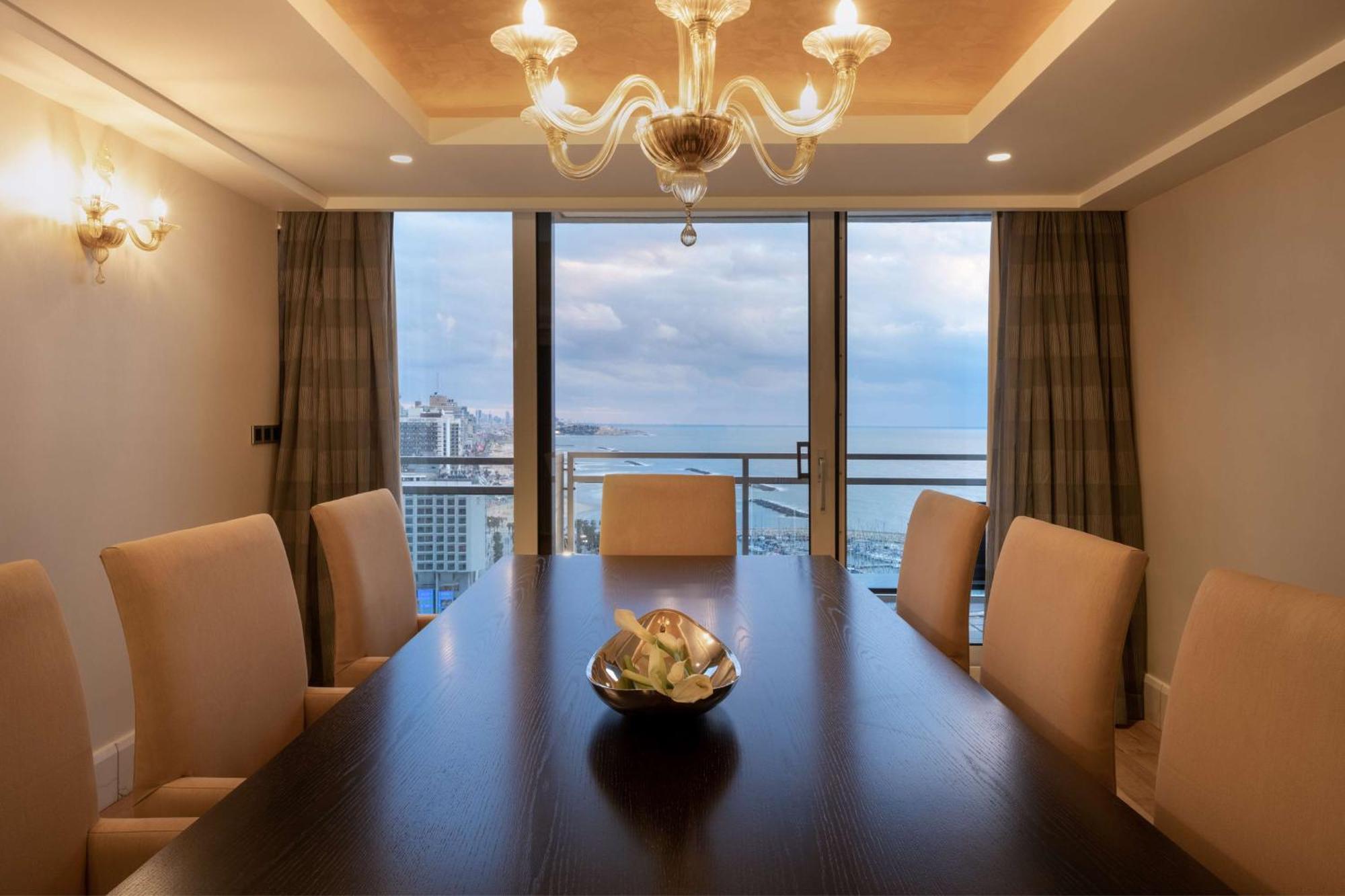 The Vista At Hilton